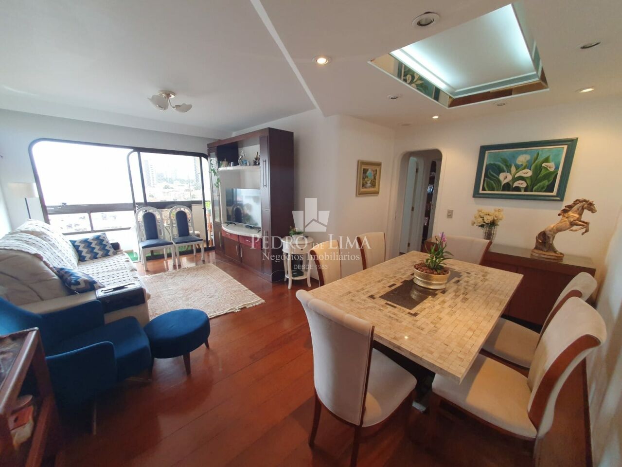 Apartamento 110m² Mobiliado, 3 Quartos, 1 suíte, 2 vagas, no Tatuapé.