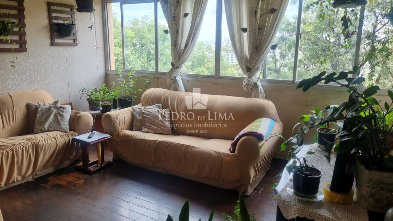Apartamento na Mooca, 109m², 3 quartos, 2 vagas  e depósito privativo