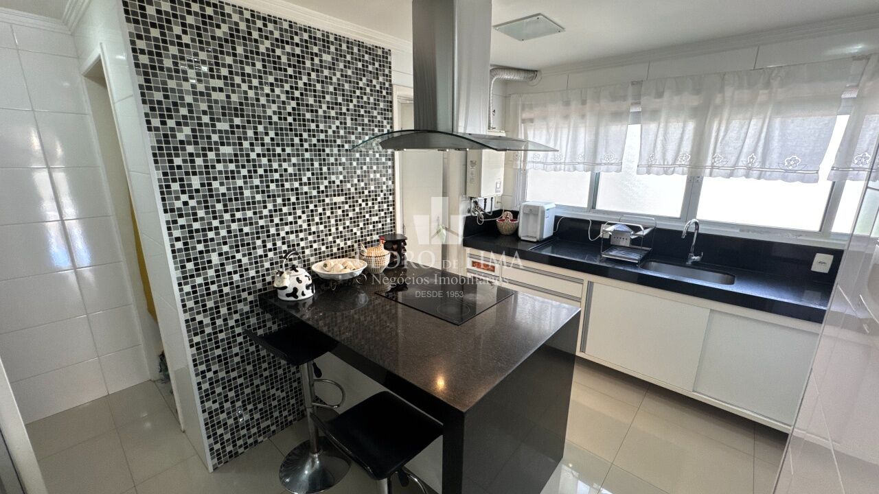 Apartamento 3 quartos, 2 vagas, Tatuapé.