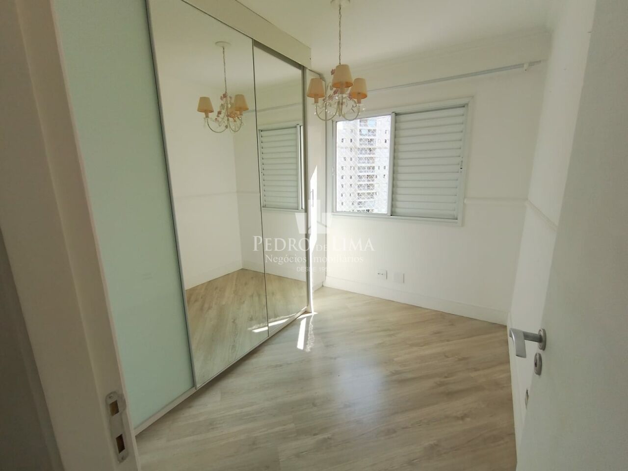 Apartamento no Residencial Club Tuiuti com 3 Dormitórios e Duas Vagas de Garagem