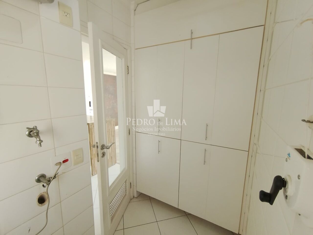 Apartamento no Residencial Club Tuiuti com 3 Dormitórios e Duas Vagas de Garagem