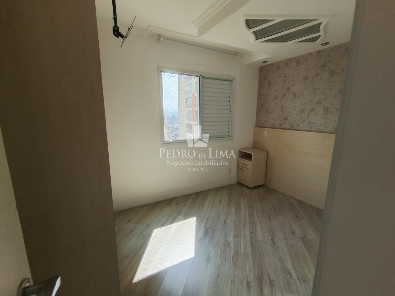 Apartamento no Residencial Club Tuiuti com 3 Dormitórios e Duas Vagas de Garagem