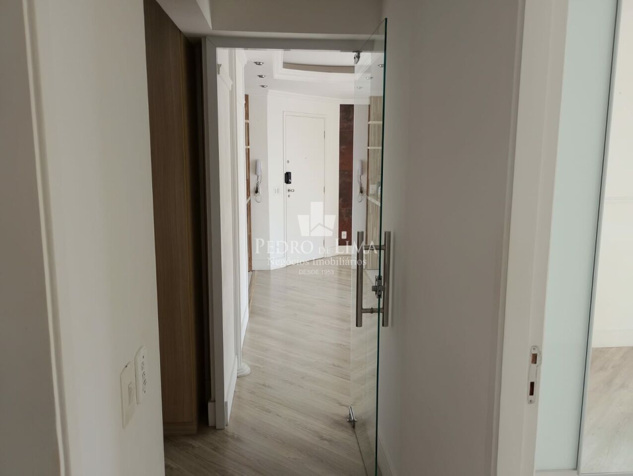 Apartamento no Residencial Club Tuiuti com 3 Dormitórios e Duas Vagas de Garagem