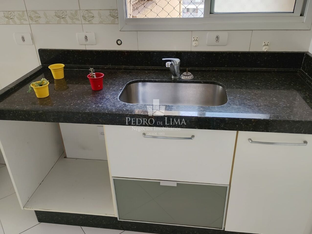 Apartamento no Residencial Club Tuiuti com 3 Dormitórios e Duas Vagas de Garagem