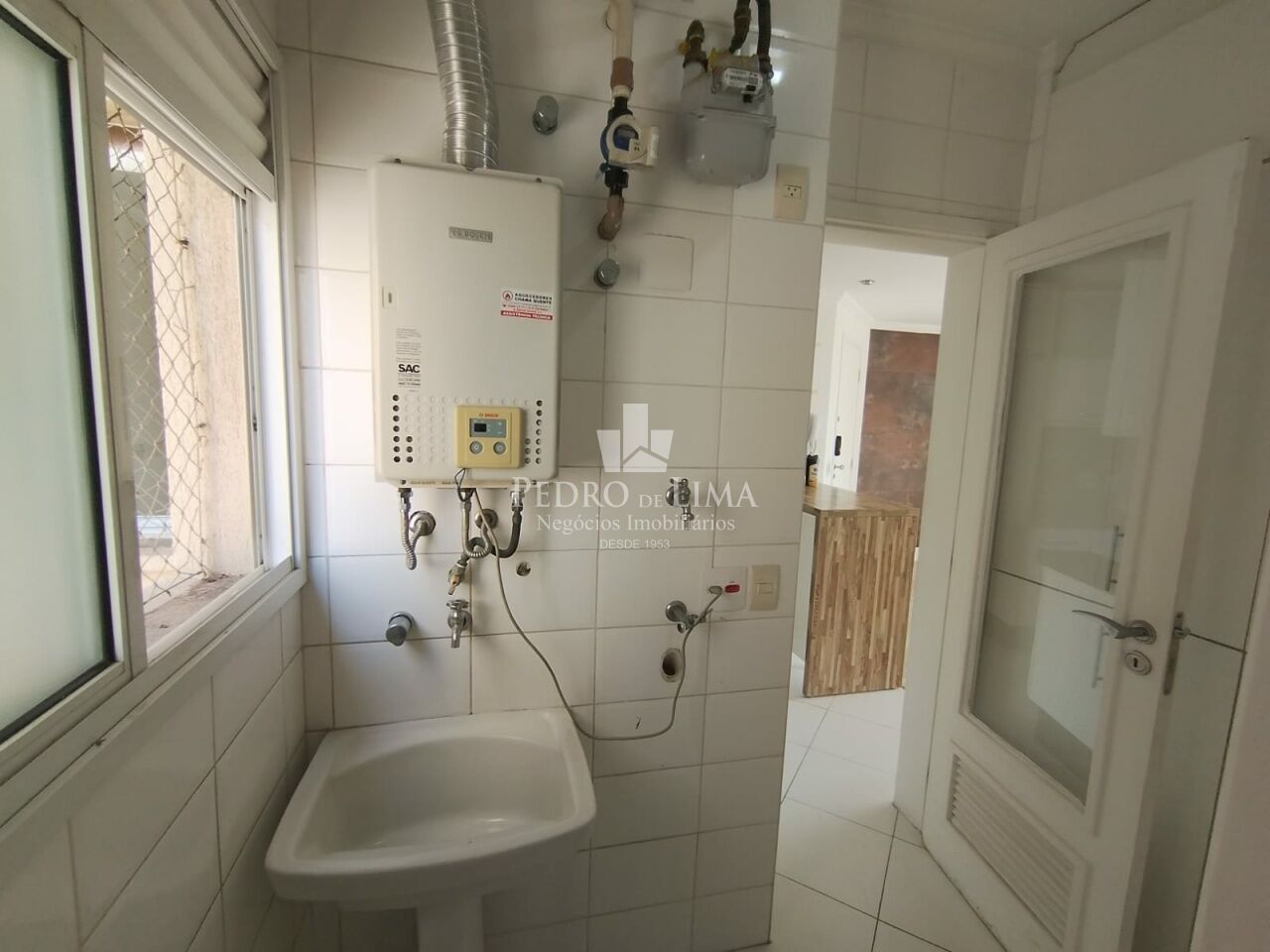 Apartamento no Residencial Club Tuiuti com 3 Dormitórios e Duas Vagas de Garagem