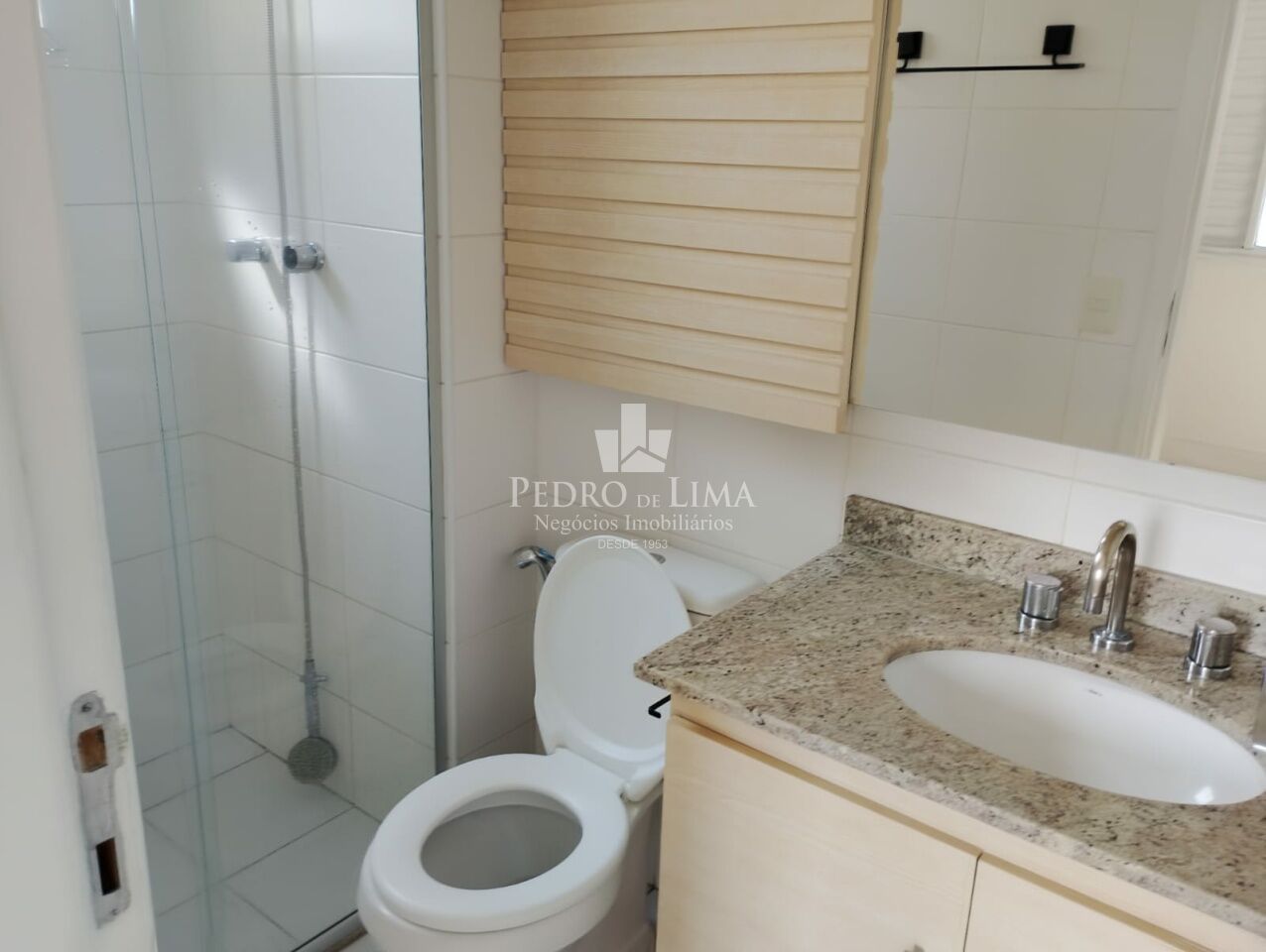 Apartamento no Residencial Club Tuiuti com 3 Dormitórios e Duas Vagas de Garagem