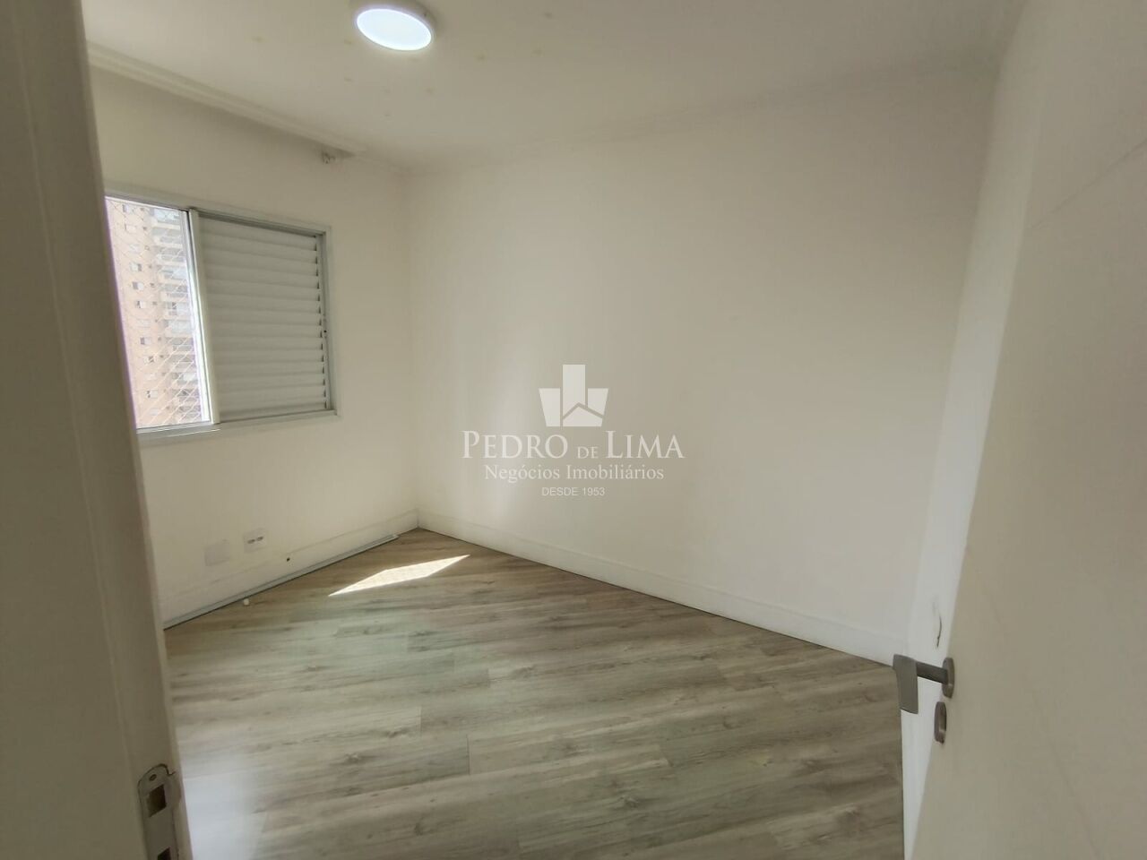 Apartamento no Residencial Club Tuiuti com 3 Dormitórios e Duas Vagas de Garagem