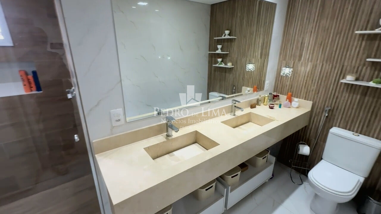 Cobertura Top House,  4  dormitórios, 2  suítes, 3  vagas, área útil 266,00 m²