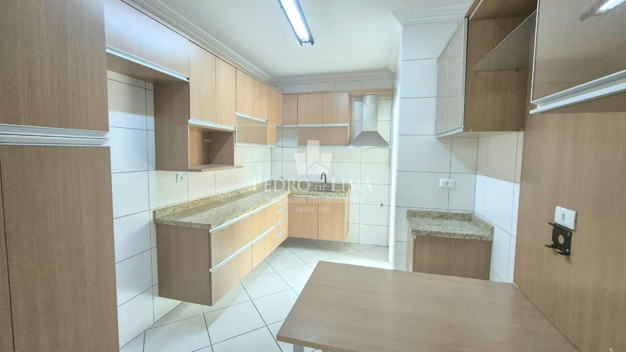 Apartamento no Tatuapé com Varanda, 3 quartos sendo 1 suíte, 2 vagas de garagem, Porto Moniz