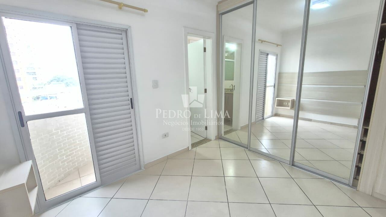 Apartamento no Tatuapé com Varanda, 3 quartos sendo 1 suíte, 2 vagas de garagem, Porto Moniz