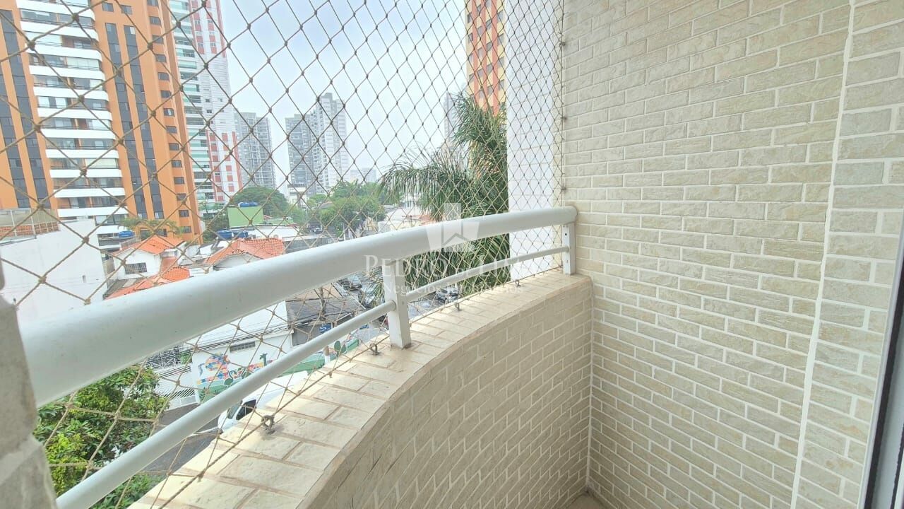 Apartamento no Tatuapé com Varanda, 3 quartos sendo 1 suíte, 2 vagas de garagem, Porto Moniz