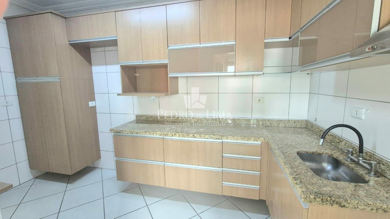 Apartamento no Tatuapé com Varanda, 3 quartos sendo 1 suíte, 2 vagas de garagem, Porto Moniz