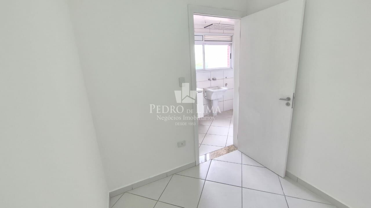 Apartamento no Tatuapé com Varanda, 3 quartos sendo 1 suíte, 2 vagas de garagem, Porto Moniz