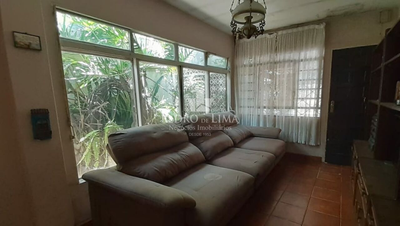 Terreno na Vila Formosa  300m²  , com casa térrea com  4 quartos sendo 1 suíte, quintal, 1 vaga.