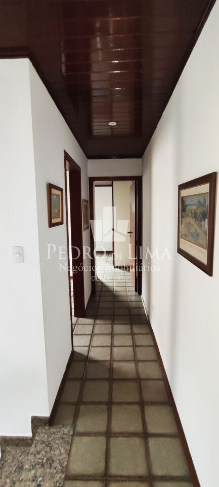 Sobrado bem localizado no Anália Franco, rua tranquila e próxima do comércio local.