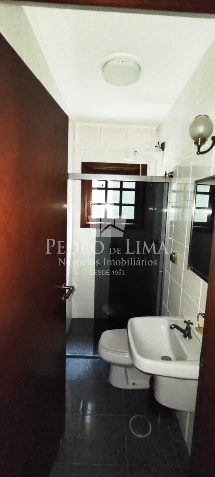 Sobrado bem localizado no Anália Franco, rua tranquila e próxima do comércio local.