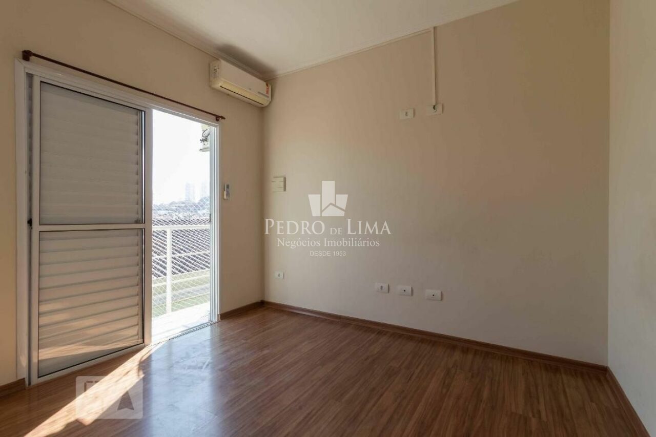 Sobrado em condomínio 69m²