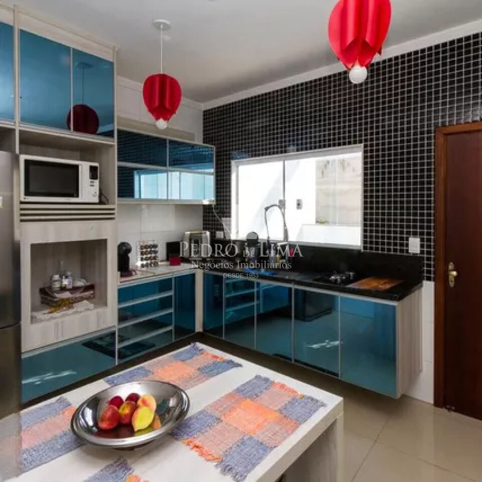 Sobrado 3 domitórios, 4 vagas, 167m² ; Vila Carrão