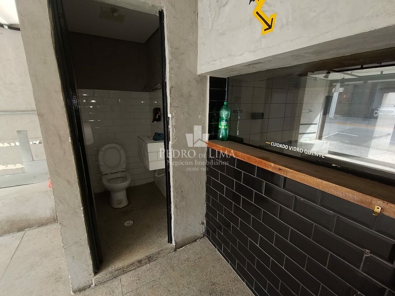 Ótimo Imóvel Comercial de 114m² configurado para segmento de "Alimentação"!