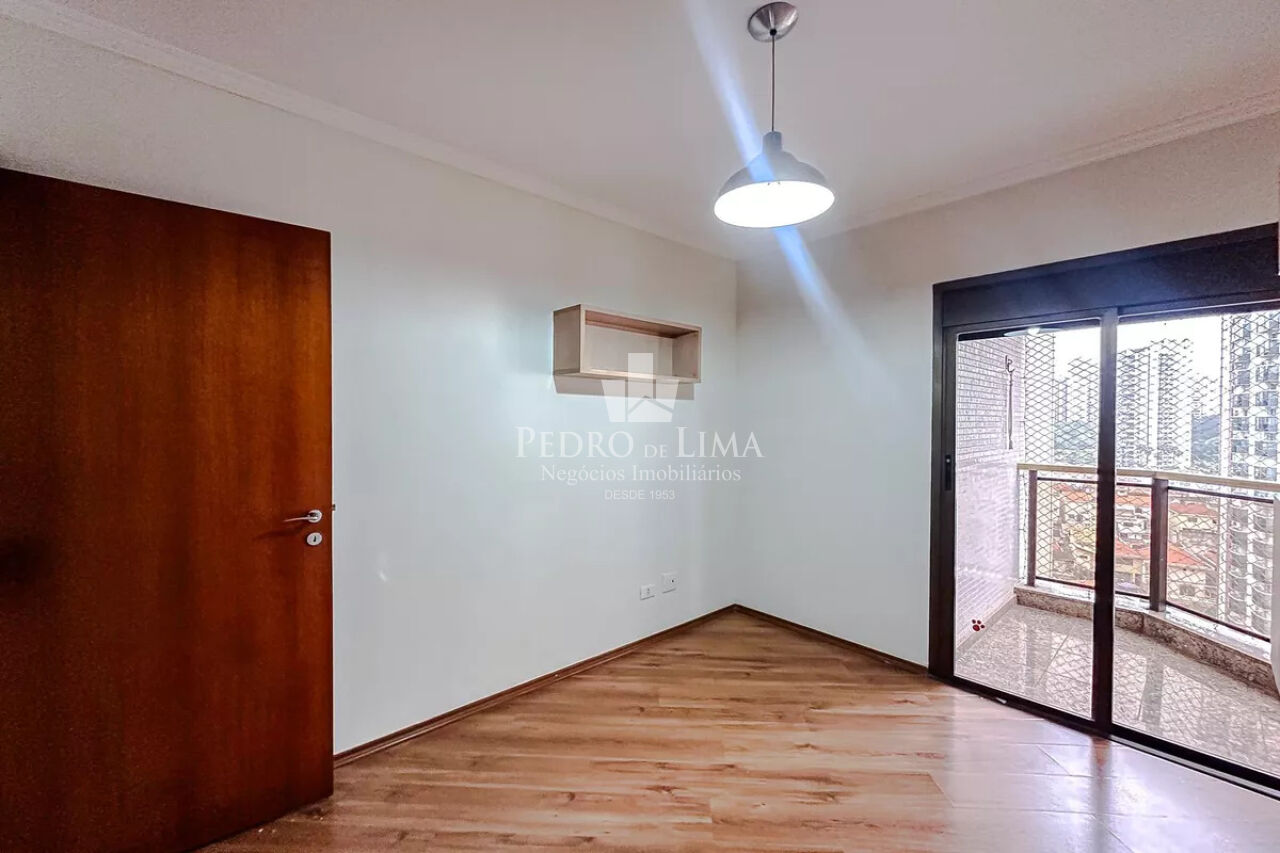 Apartamento no Edifício Meridien ,  todo  reformado,  4  dormitórios , 2 suítes ,  2  vagas
