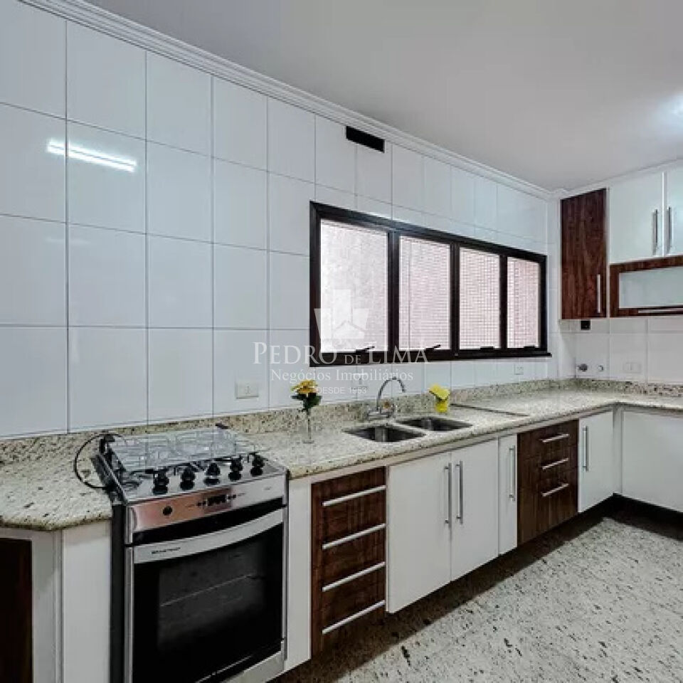 Apartamento no Edifício Meridien ,  todo  reformado,  4  dormitórios , 2 suítes ,  2  vagas