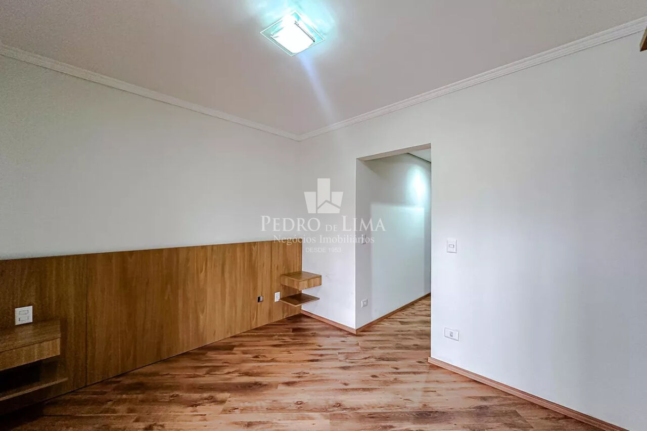 Apartamento no Edifício Meridien ,  todo  reformado,  4  dormitórios , 2 suítes ,  2  vagas
