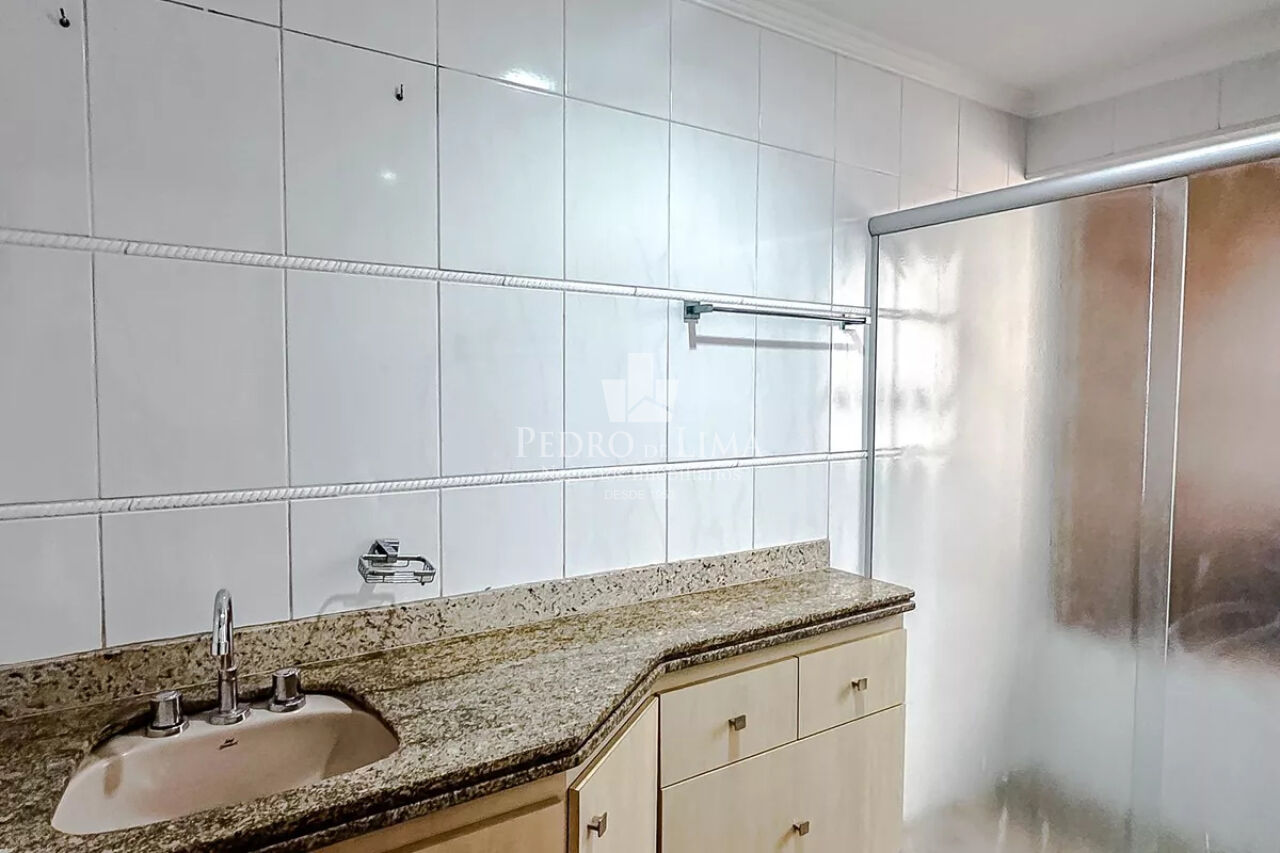 Apartamento no Edifício Meridien ,  todo  reformado,  4  dormitórios , 2 suítes ,  2  vagas