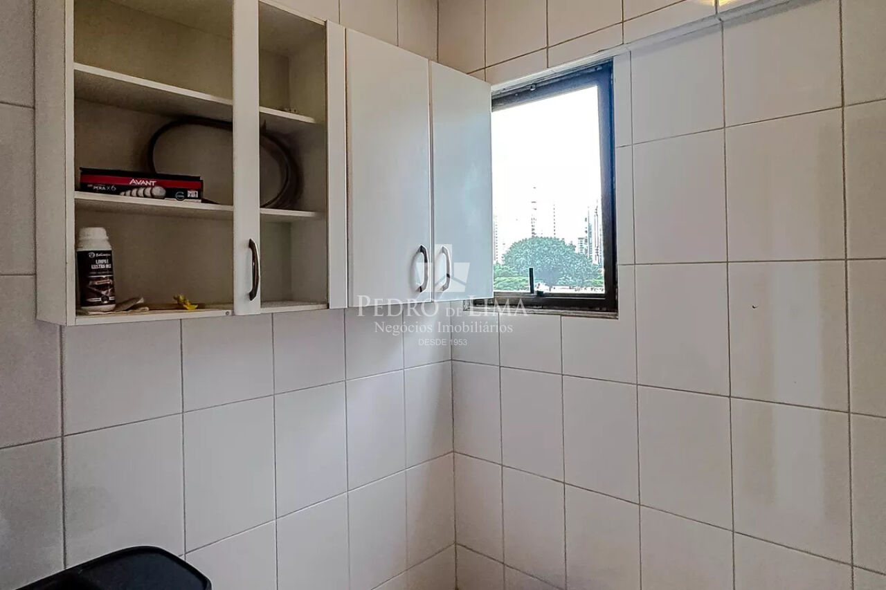 Apartamento no Edifício Meridien ,  todo  reformado,  4  dormitórios , 2 suítes ,  2  vagas