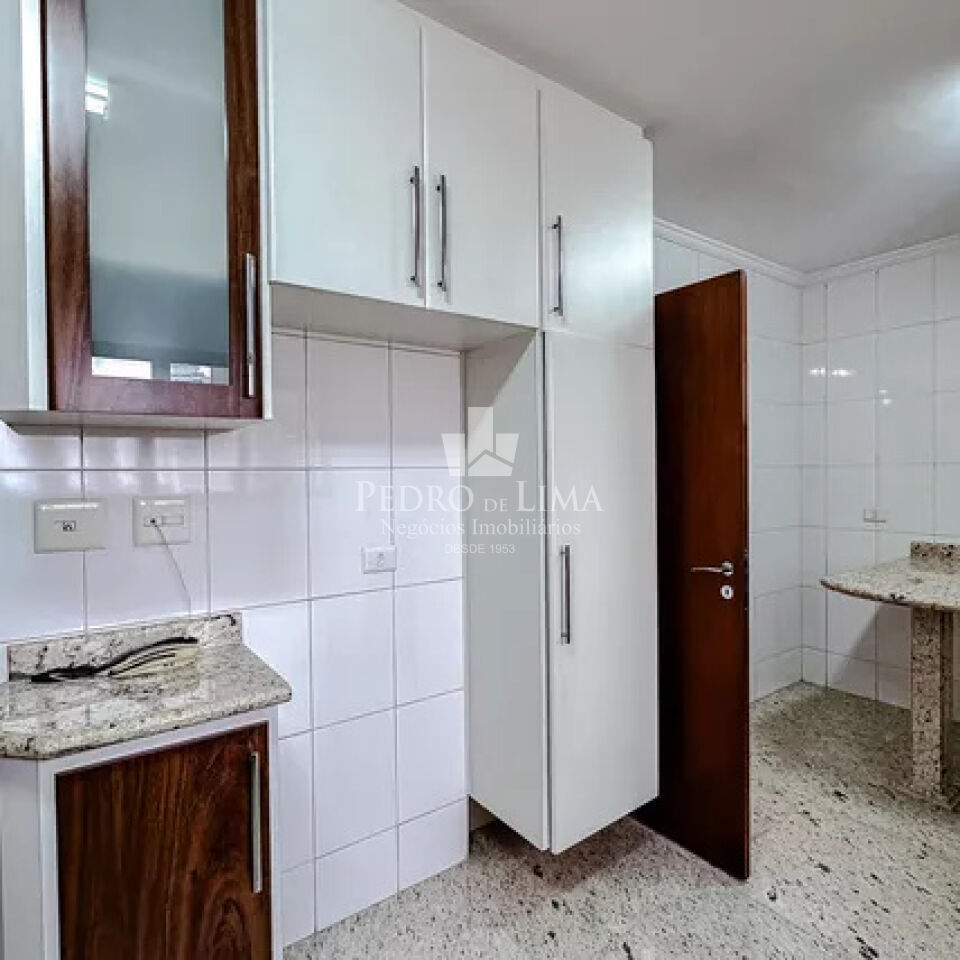 Apartamento no Edifício Meridien ,  todo  reformado,  4  dormitórios , 2 suítes ,  2  vagas