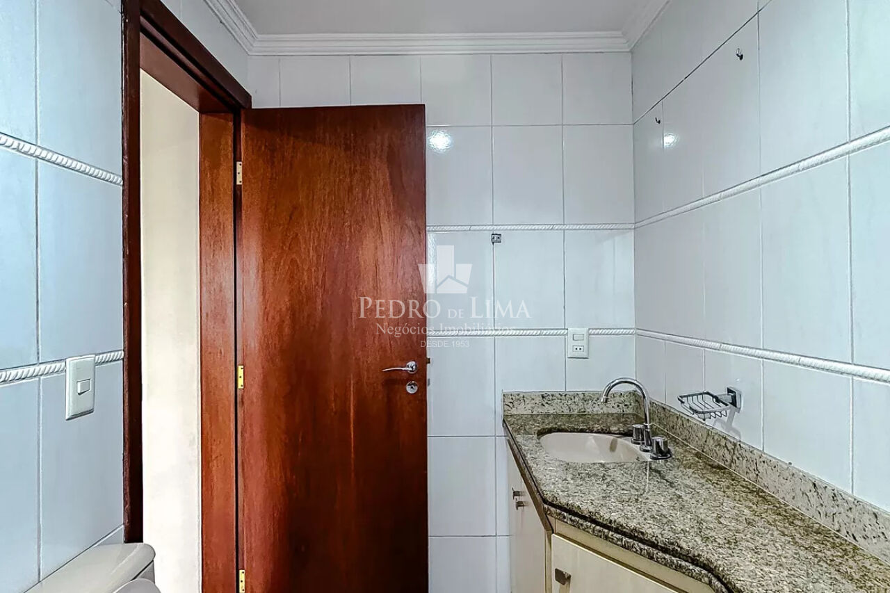 Apartamento no Edifício Meridien ,  todo  reformado,  4  dormitórios , 2 suítes ,  2  vagas