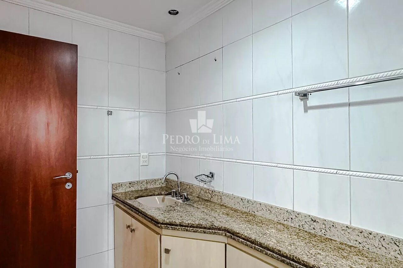 Apartamento no Edifício Meridien ,  todo  reformado,  4  dormitórios , 2 suítes ,  2  vagas