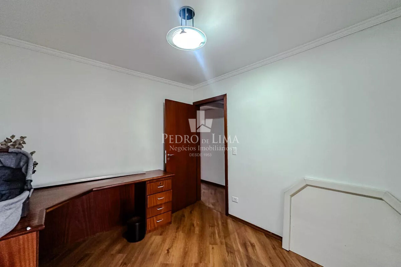 Apartamento no Edifício Meridien ,  todo  reformado,  4  dormitórios , 2 suítes ,  2  vagas