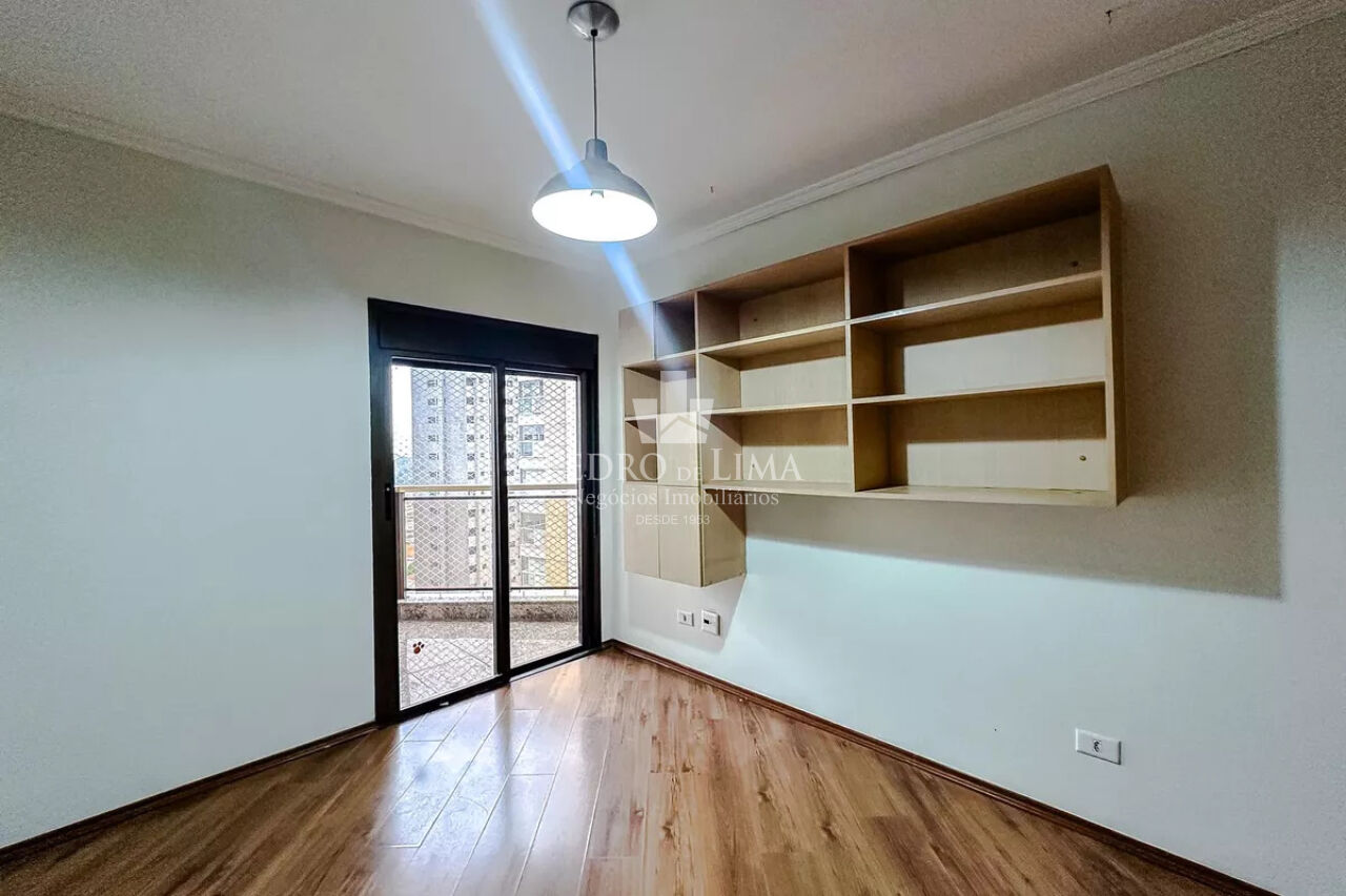 Apartamento no Edifício Meridien ,  todo  reformado,  4  dormitórios , 2 suítes ,  2  vagas