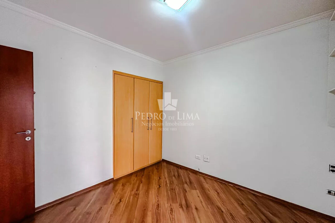 Apartamento no Edifício Meridien ,  todo  reformado,  4  dormitórios , 2 suítes ,  2  vagas