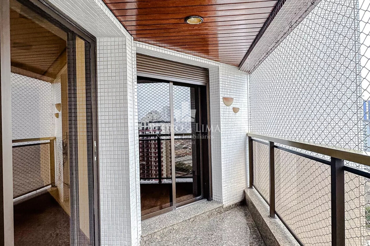 Apartamento no Edifício Meridien ,  todo  reformado,  4  dormitórios , 2 suítes ,  2  vagas
