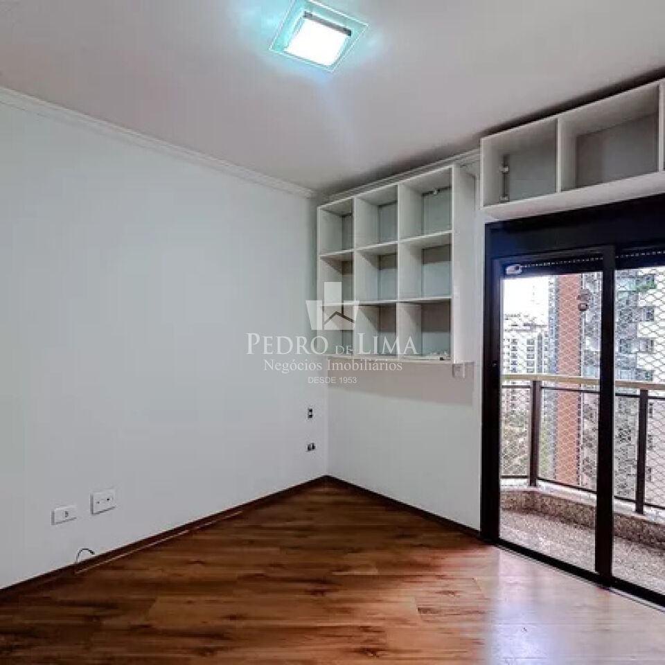 Apartamento no Edifício Meridien ,  todo  reformado,  4  dormitórios , 2 suítes ,  2  vagas