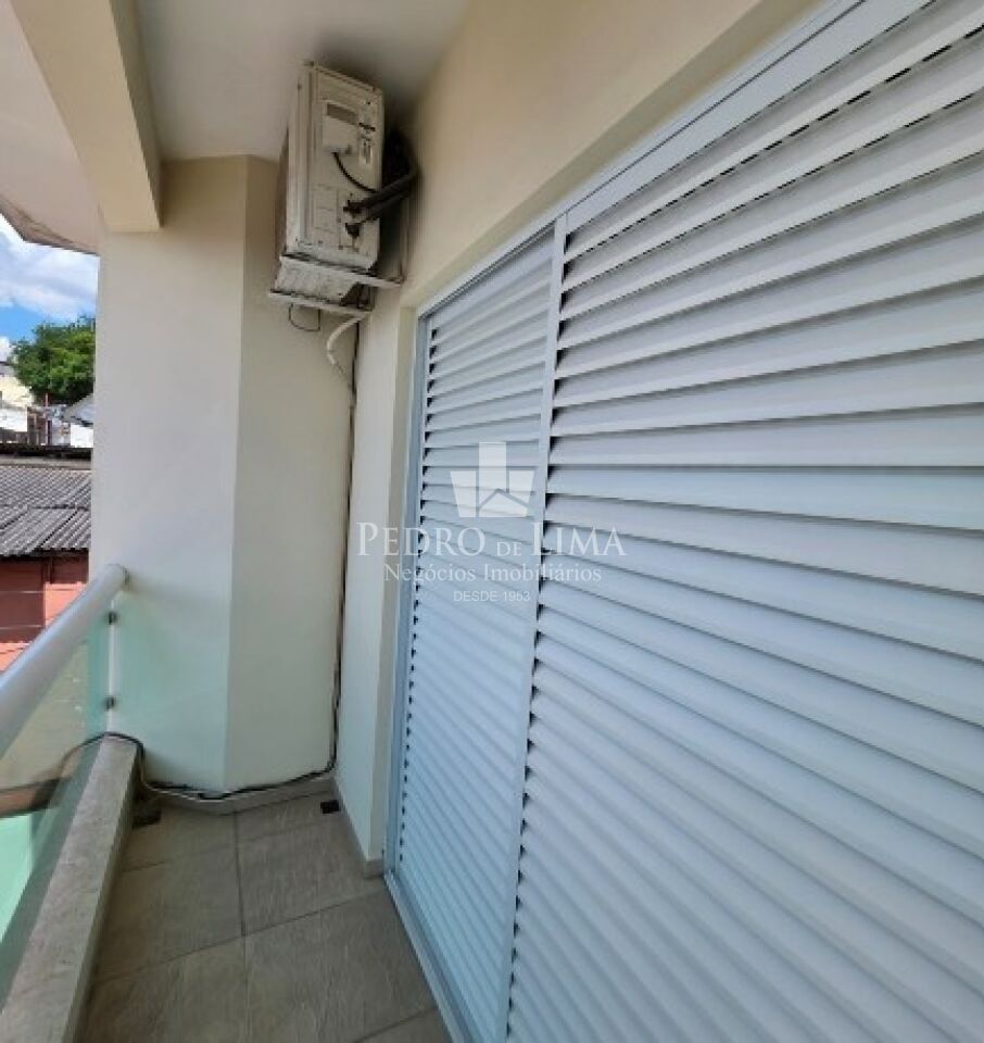 Sobrado frontal, 3 dormitórios, 1 suítes, 2 vagas, Parque São Lucas
