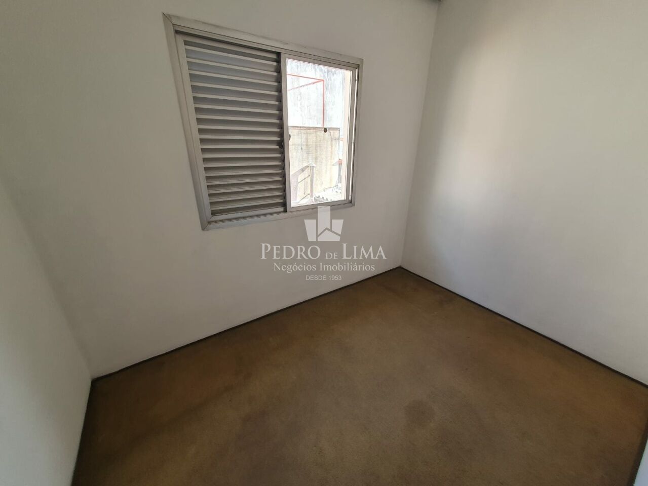 Sobrado bem localizado na Vila Carrão, com 130m², 4 quartos e 2 vagas.
