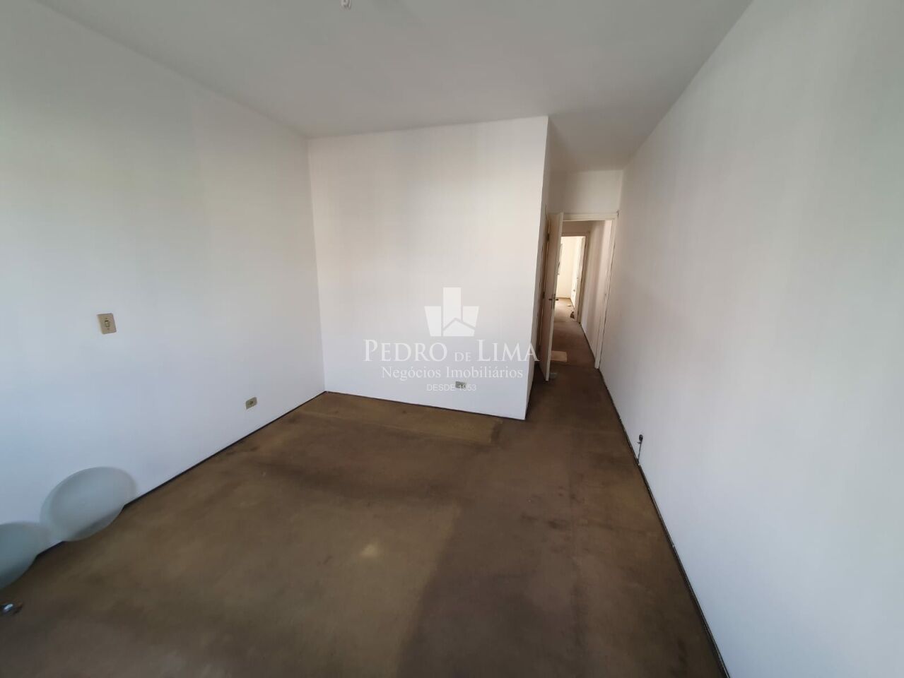 Sobrado bem localizado na Vila Carrão, com 130m², 4 quartos e 2 vagas.