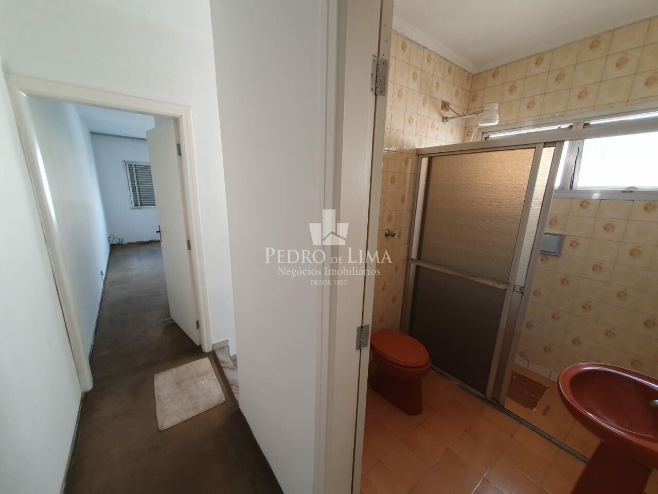 Sobrado bem localizado na Vila Carrão, com 130m², 4 quartos e 2 vagas.