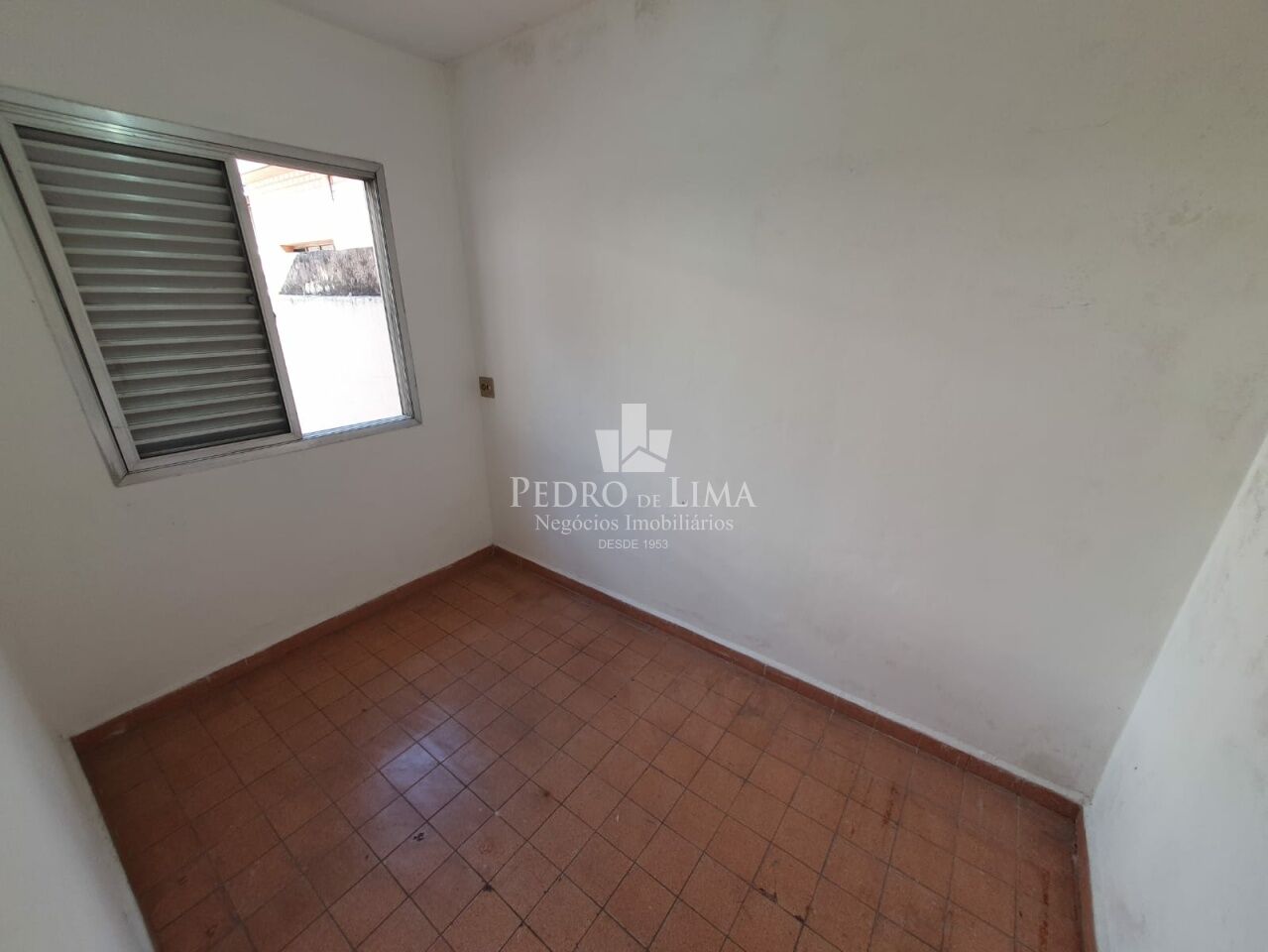 Sobrado bem localizado na Vila Carrão, com 130m², 4 quartos e 2 vagas.