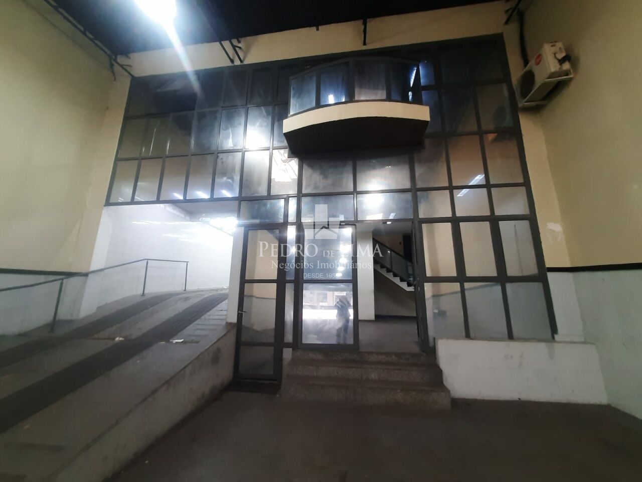 Salão Comercial com 369m² - Vila Ema