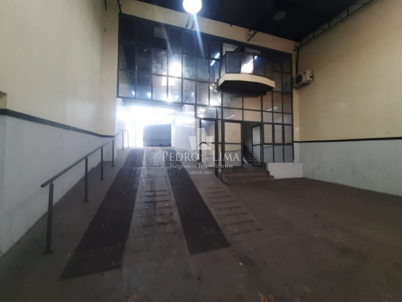 Salão Comercial com 369m² - Vila Ema