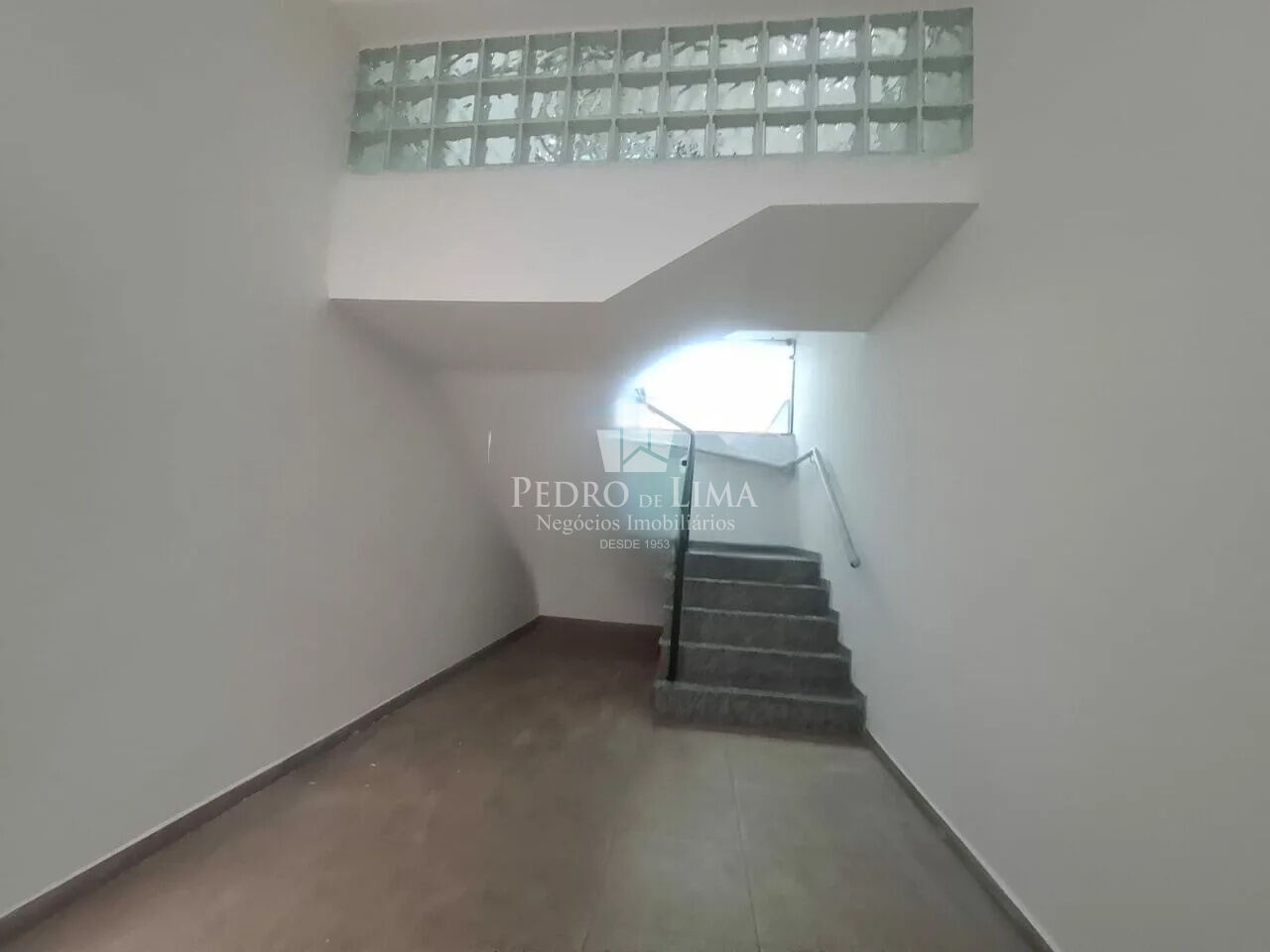 Prédio para comprar ou alugar com 709m² no bairro Tatuapé