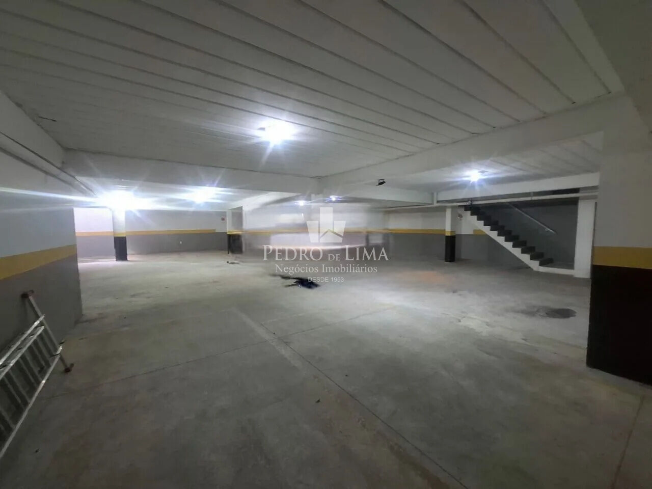 Prédio para comprar ou alugar com 709m² no bairro Tatuapé