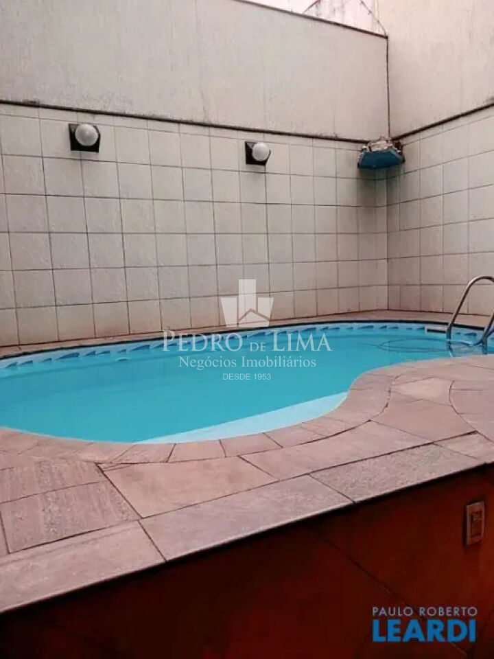 Casa com 2 quartos, 3 vagas , 240m² . Vila Carrão