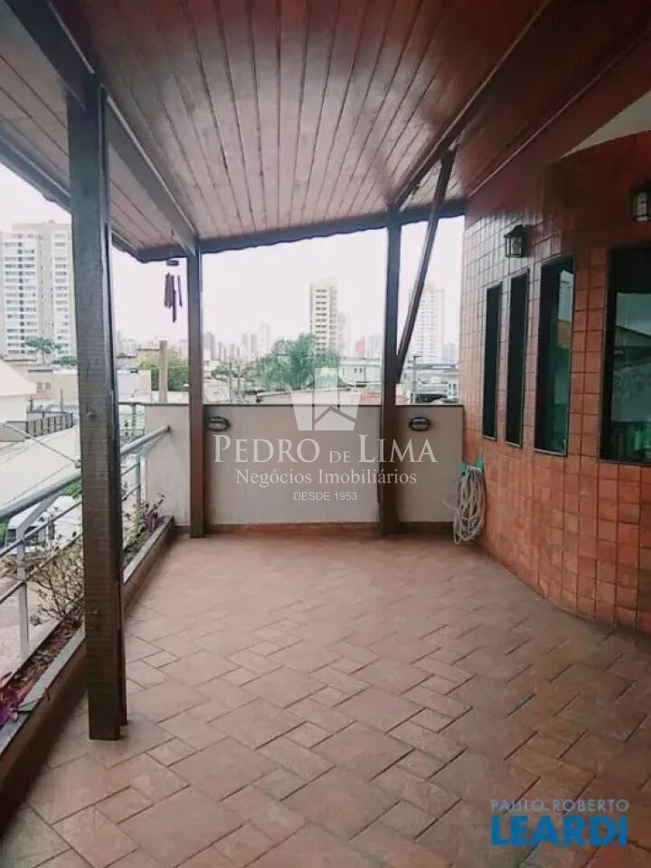 Casa com 2 quartos, 3 vagas , 240m² . Vila Carrão