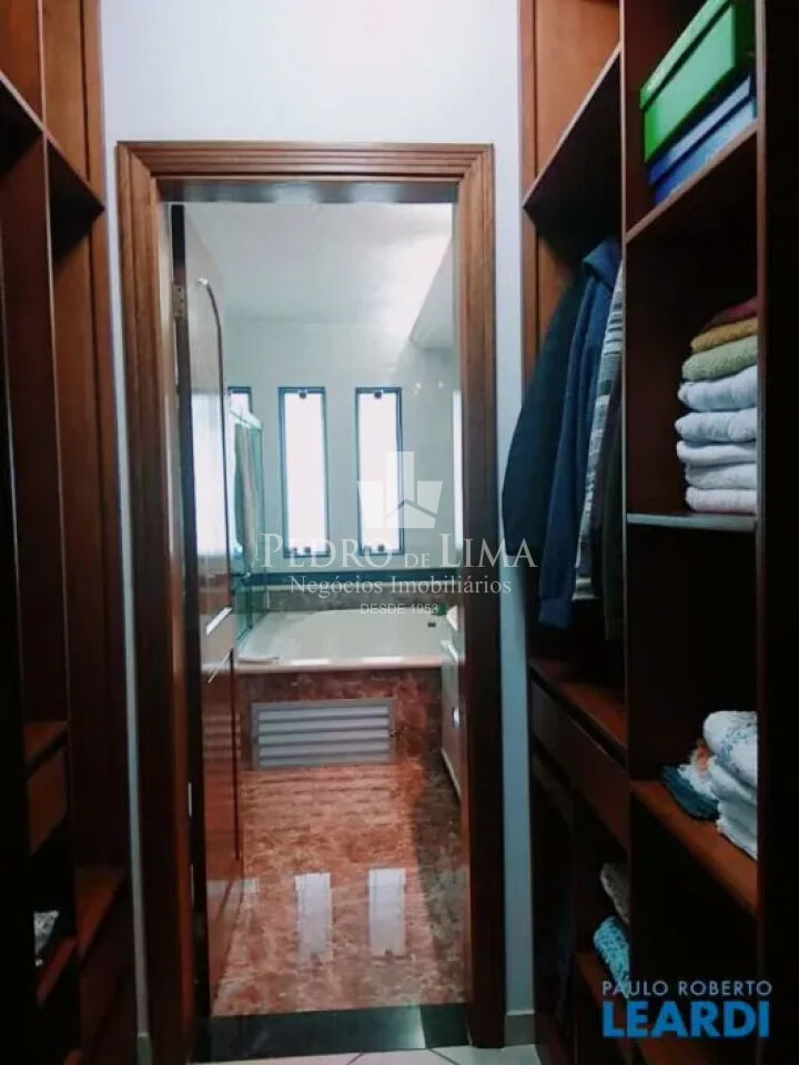 Casa com 2 quartos, 3 vagas , 240m² . Vila Carrão