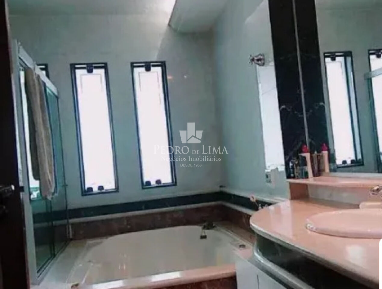 Casa com 2 quartos, 3 vagas , 240m² . Vila Carrão