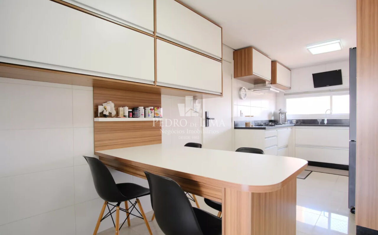 Apartamento com 3 suítes e 4 vagas, 227m²  no Condomínio Monte Serrat - Tatuapé
